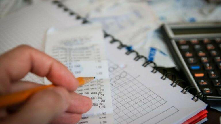 Leia mais sobre o artigo Saldo baixo no FGTS: antecipe o saque aniversário a partir de 300 reais