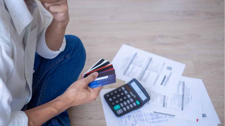 Leia mais sobre o artigo Como quitar as dívidas do cartão de crédito com o FGTS